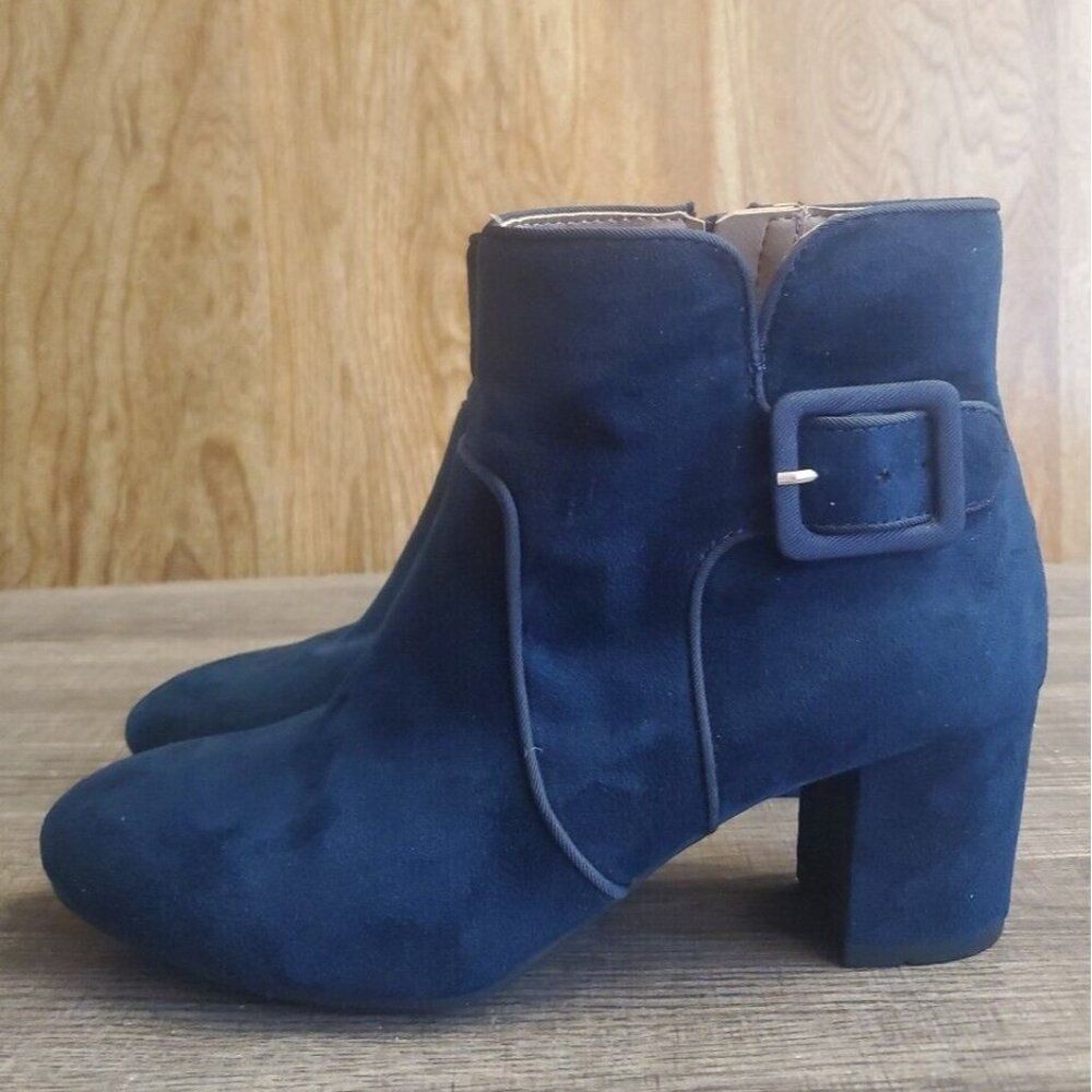 White Mountain Calisi Blue Buckle Booties Shoes Womens Size 6.5 - Picture 3 of 10